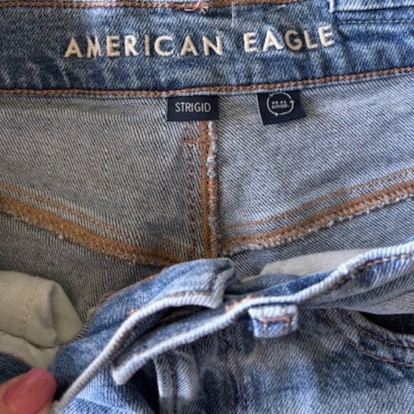 American Eagle Stigid Distressed Mom Jeans - size 2 - Picture 5 of 6
